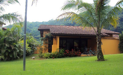 TERREA 4 DORMS (01 ste), 3WCs, 900m da praia