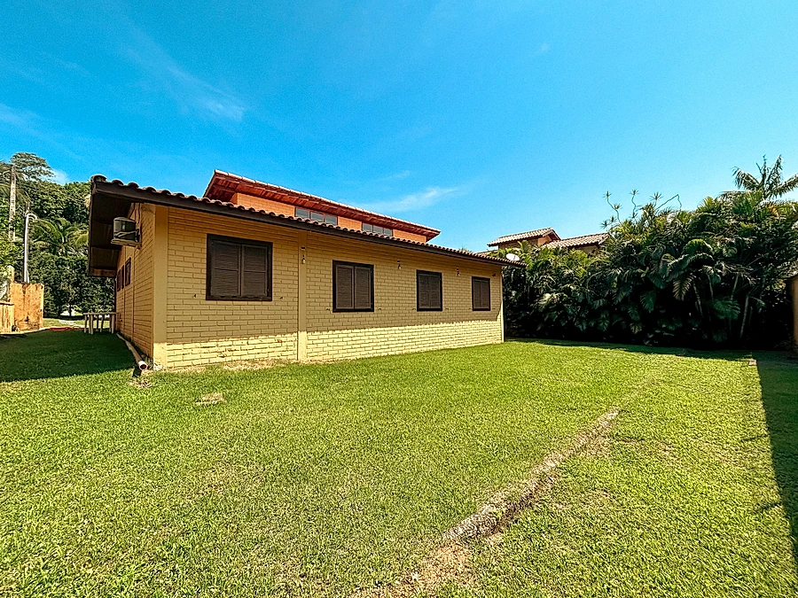 Térrea 04 Dorms (01 ste), 3WCs, 900m da praia - foto 4