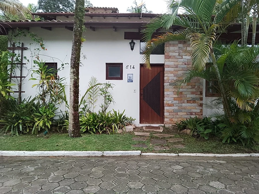 Sobrado 216m²,  4 suites, 3 salas, Varanda c/churrasq.; Forno à lenha; Jardim. Escrit. Definitiva - foto 6