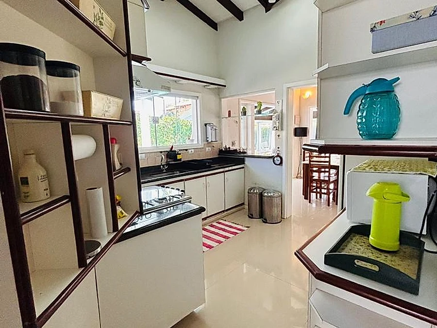 Térrea c/ Piscina, Churrasq., 4 Dorms (1 Suite) + 2WCs, ar cond., 700m da praia, 02 Vagas no Jardim - foto 7