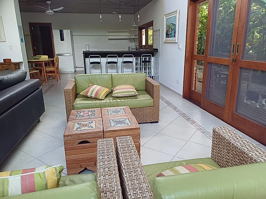 Ótimo sobrado, 500m da praia, Sala ampla,  4 suites - foto 6