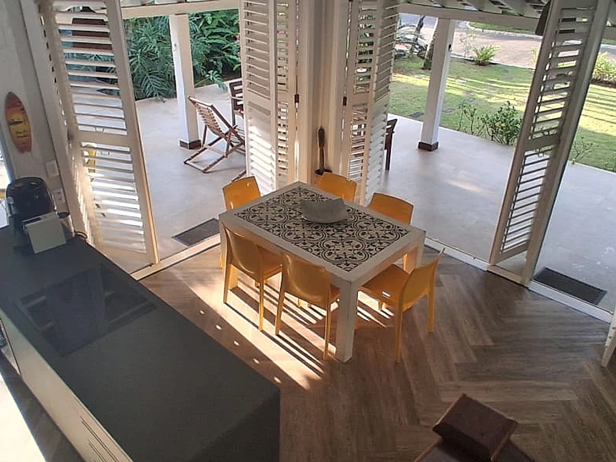 Charmosa, Varanda em L, 4 Dorms (2 Suites), Ar condic., Piscina, Churrasq.,  450m da praia, Habite-se - foto 6