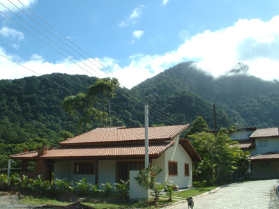 Térrea, 3 Dorms (1Suite), 1000m da praia, Piscina,  Churrasq.