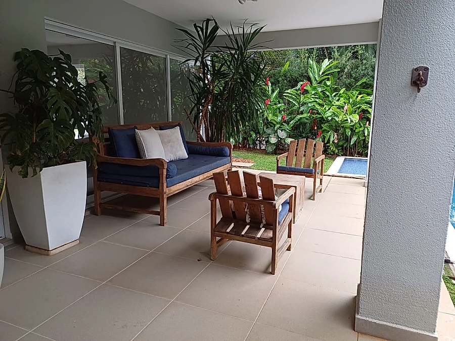Sobrado 4 Sts, Piscina, Varanda, Churrasq., 550m da praia