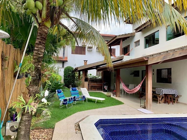 Linda c/Piscina, Ar cond. 4 Suites, Churrasq., Forno a Lenha, até 10 pess.