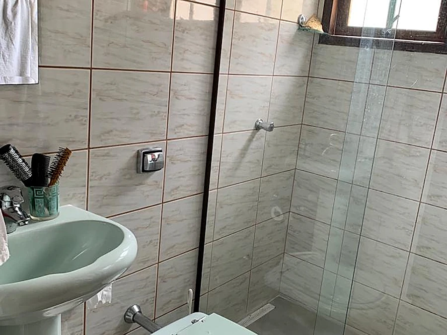 Linda c/Piscina, Ar cond. 4 Suites, Churrasq., Forno a Lenha, até 10 pess. - foto 7