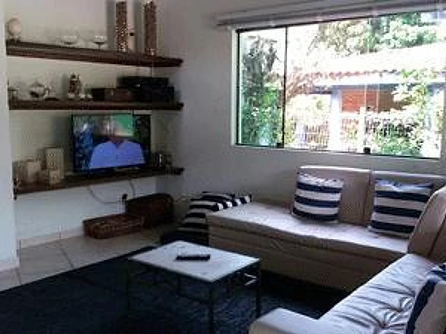Linda c/Piscina, Ar cond. 4 Suites, Churrasq., Forno a Lenha, até 10 pess. - foto 8