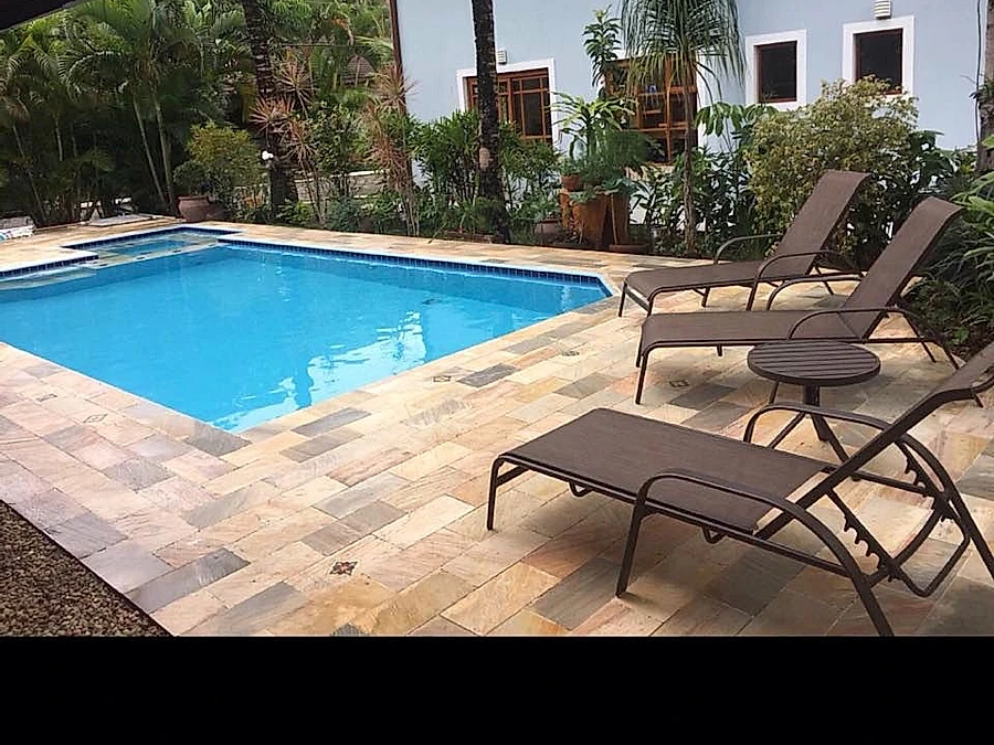 Sobrado charmoso Piscina, Varanda gourmet c/churrasq. - 10 pessoas - foto 3