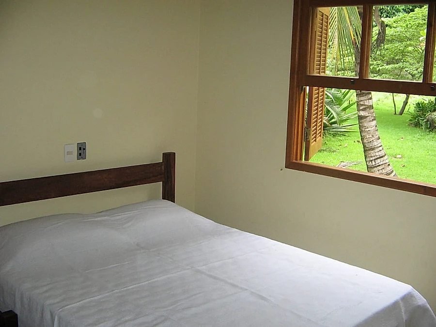 Térrea, charmosa, a 500m da praia, c/Piscina e churrasq., 3 Dorms (Suite) Ar Condic., até 10pess - foto 3