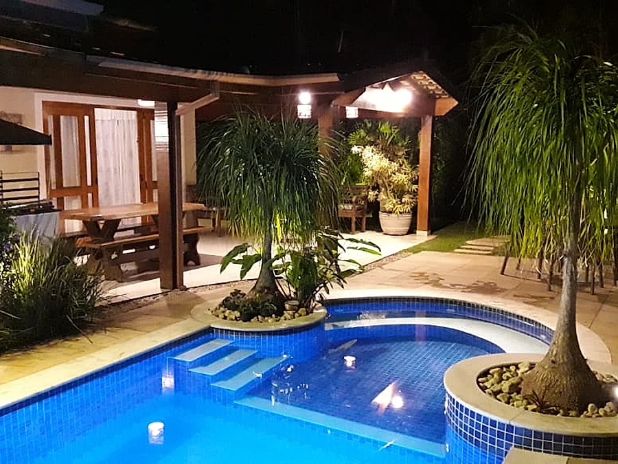 Térrea, charmosa, a 500m da praia, c/Piscina e churrasq., 3 Dorms (Suite) Ar Condic., até 10pess - foto 5
