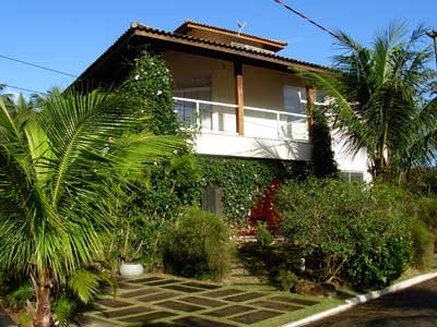 Lindo sobrado, 4 dorms (2 suites), Pisc., Churrasq., 400m da praia