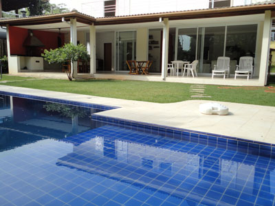 Moderna, 4 Suites, Piscina, Churrasqueira, 500m da praia
