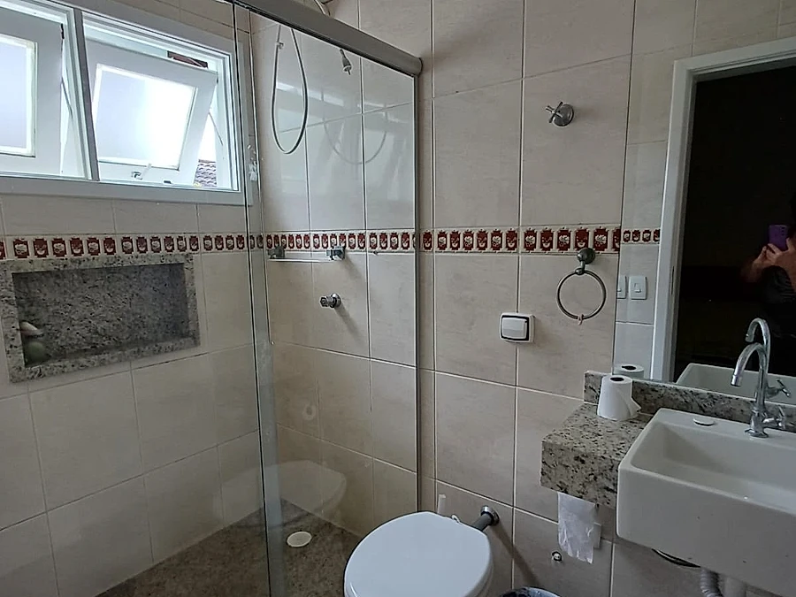 Amplo sobrado c/ Piscina, 4 Suites, Lavabo, até 15 pess., a 1.100m da praia - foto 13