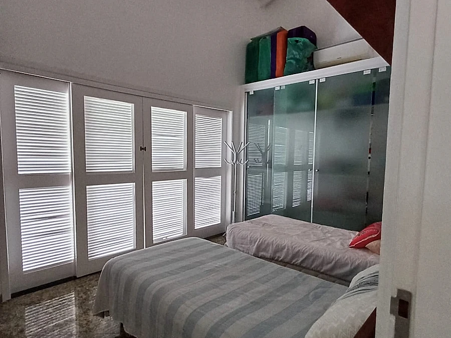 Amplo sobrado c/ Piscina, 4 Suites, Lavabo, até 15 pess., a 1.100m da praia - foto 5