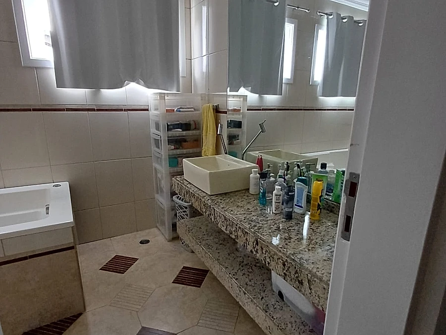 Amplo sobrado c/ Piscina, 4 Suites, Lavabo, até 15 pess., a 1.100m da praia - foto 7