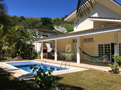 Charmosa casa com piscina, 500m da praia, Varanda gourmet, 3 Dorms (01 STE), Ar cond. Wifi, Mezanino, 8 Pess- Feriados/semanas