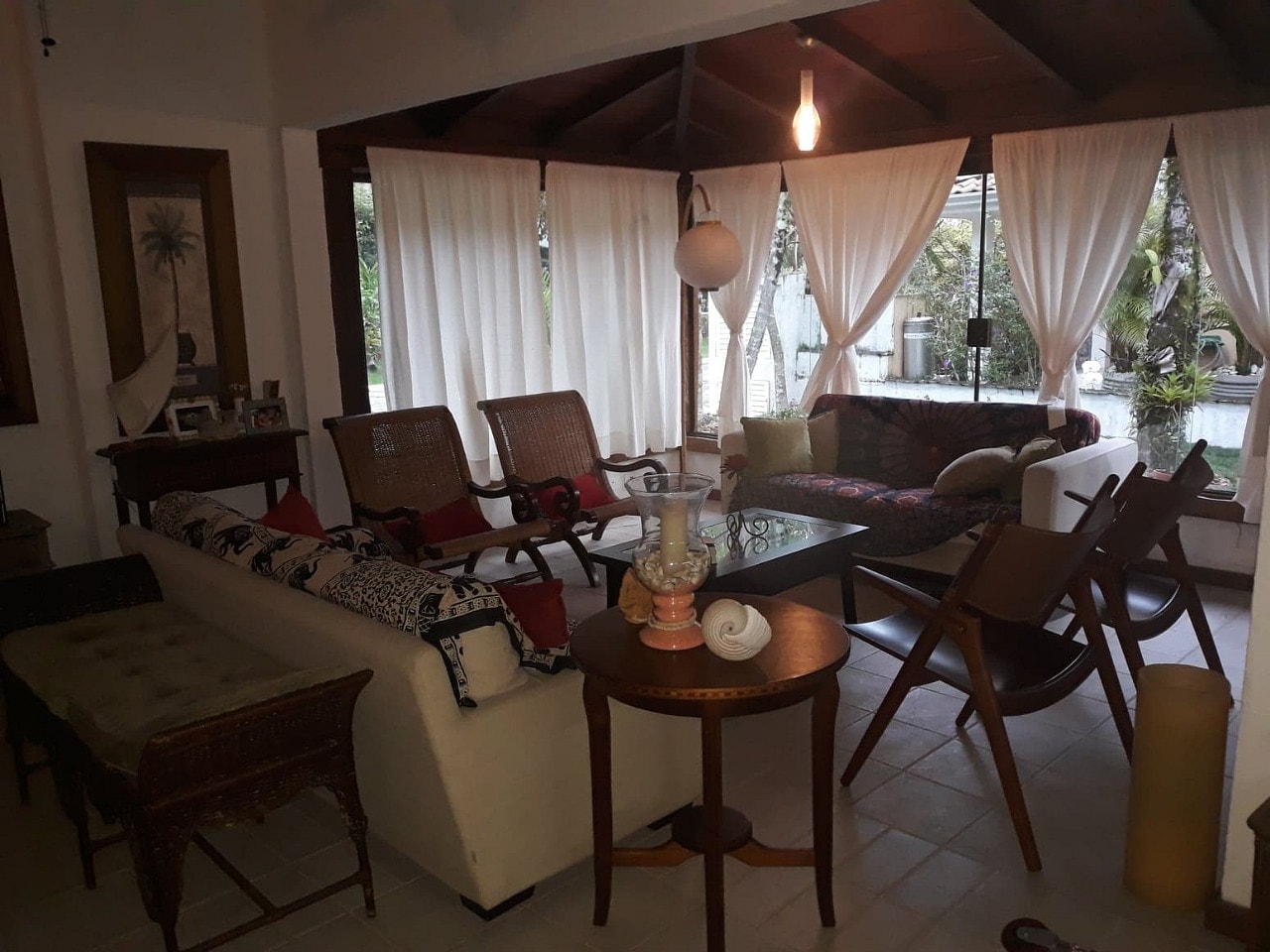 Charmosa 3 suites c/ar cond., Edícula c/churrasq., 100m da piscina e 900m da praia. Até 7 pessoas
